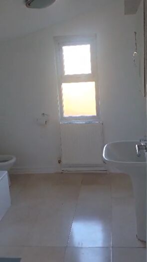 2 Bedroom Terraced House To Rent In Love Lane, South Norwood, SE25