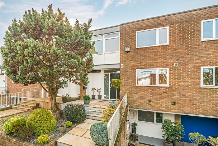 5 Bedroom Property For Sale In Cottenham Place, West Wimbledon, SW20