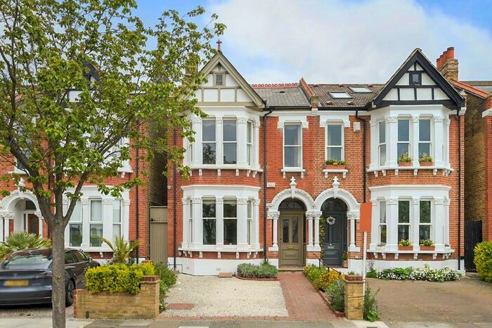 3 Bedroom Semi-Detached House To Rent In Bradley Gardens, London, W13