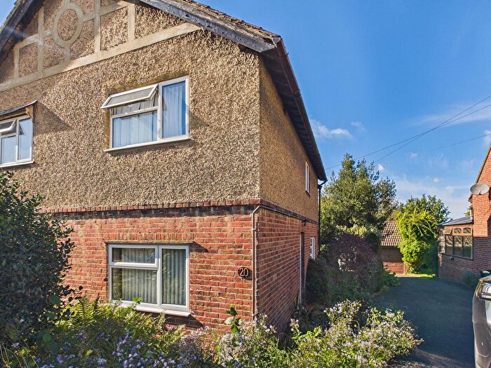 3 Bedroom Semi Detached House To Rent In Pretoria Road, Cantebrury, CT1