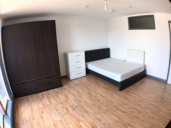 2 Bedroom Flat To Rent In Raven Row, Noor Court, E1