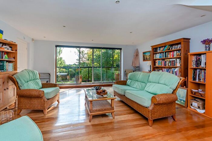 5 Bedroom Detached House For Sale In Chenies Avenue, Amersham, HP6