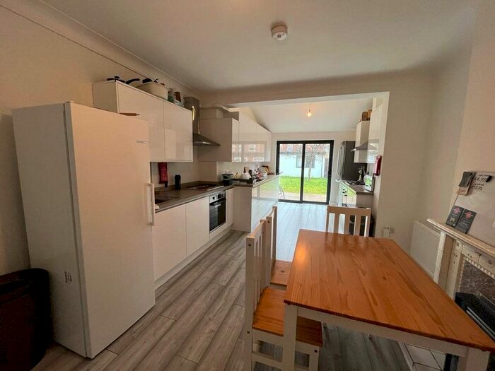 Property To Rent In Great West Road, Osterley, Middlesex, TW7