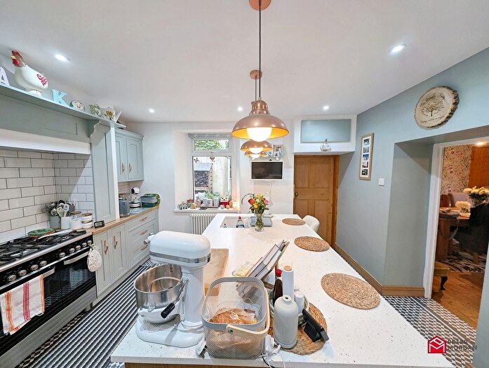 4 Bedroom Detached House For Sale In Swansea Road, Pontardawe, Swansea, SA8