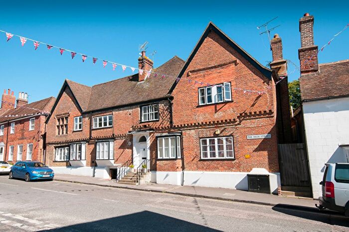 2 Bedroom Flat For Sale In High Street, Charing, TN27