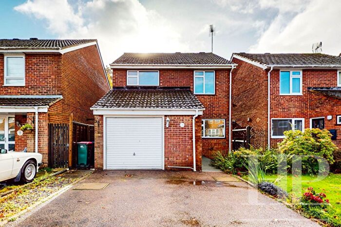 3 Bedroom Detached House To Rent In Wadham Close, Crawley, RH10