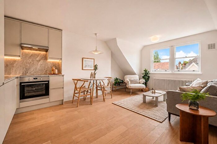 2 Bedroom Flat For Sale In Frognal, Hampstead, NW3