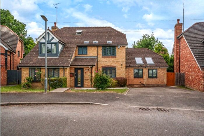 6 Bedroom Detached House For Sale In The Oaks, Watford, Hertfordshire, WD19