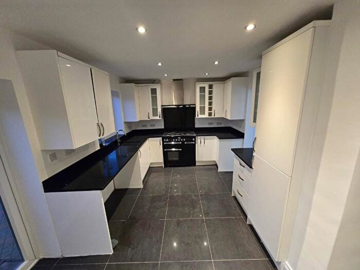 3 Bedroom Detached House To Rent In Sandhurst Drive, Seven Kings, Ilford, London, IG3