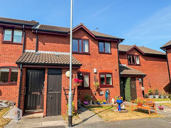 2 Bedroom Flat For Sale In Warrington Road, Culcheth, WA3