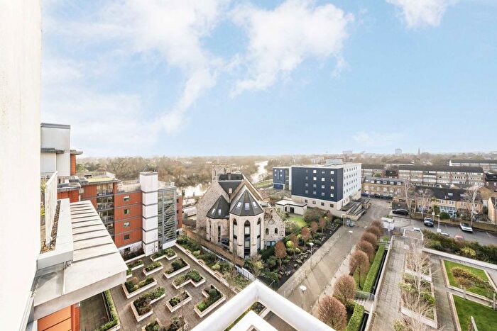 3 Bedroom Flat For Sale In Holland Gardens, Brentford, TW8