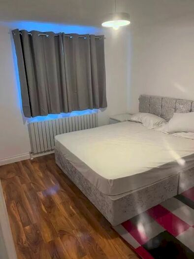 3 Bedroom Flat To Rent In Freshwater Rd, Tooting, SW17