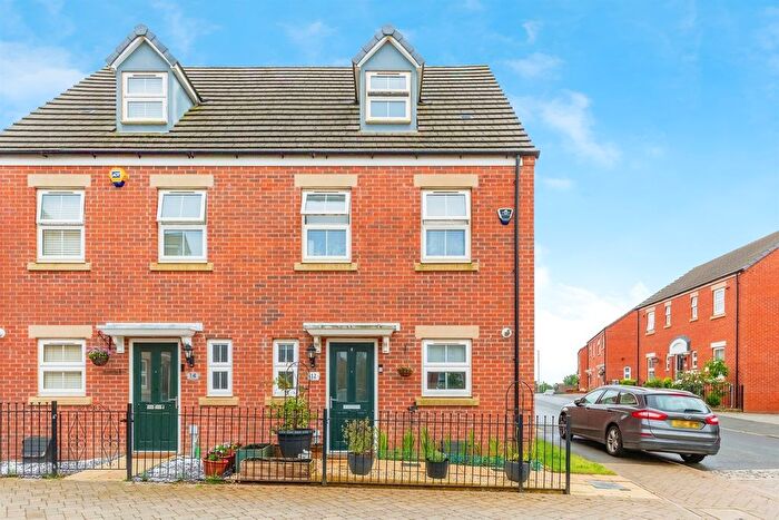 3 Bedroom Semi-Detached House For Sale In Foster Way, Kettering, NN15