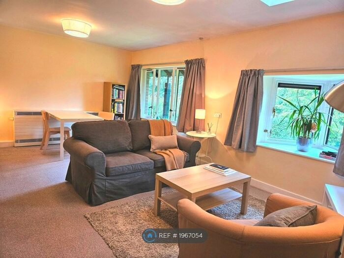 1 Bedroom Flat To Rent In Claverton Court, Chester, CH4