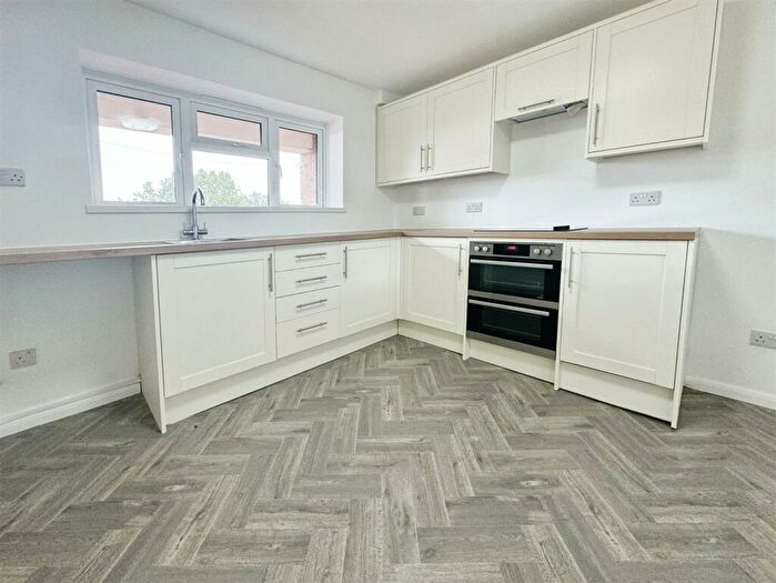 3 Bedroom Flat To Rent In St Cedds, Crammavill Street, Grays, RM16
