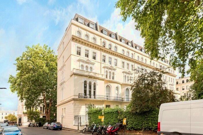 2 Bedroom Flat To Rent In Garden House, Kensington Garden Square, Bayswater, London, W2