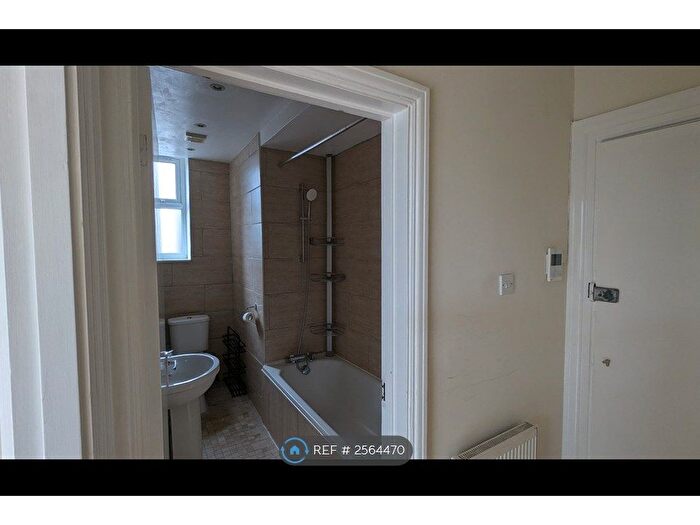 1 Bedroom Flat To Rent In Dukes Avenue, London, N10