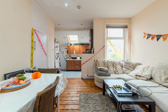 5 Bedroom Maisonette To Rent In Roxburgh Place, Heaton, Newcastle Upon Tyne, NE6