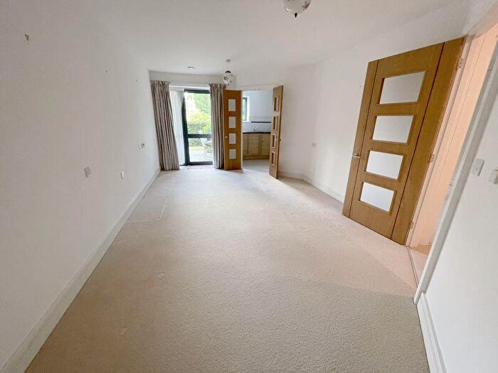 1 Bedroom Retirement Property To Rent In Mandeville Court, Darkes Lane, Potters Bar, EN6