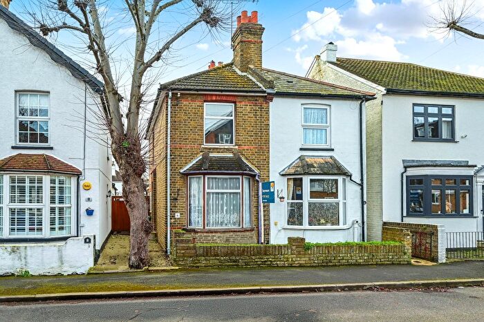 2 Bedroom Semi Detached House For Sale In Staines, Surrey, TW18