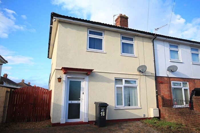 3 Bedroom Semi Detached House For Sale In King George Avenue, Bridgwater, TA6
