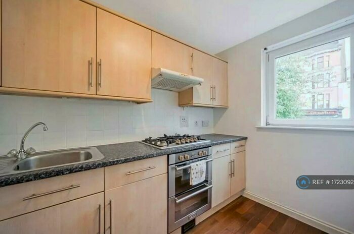 2 Bedroom Flat To Rent In Crawford Lane, Glasgow, G11