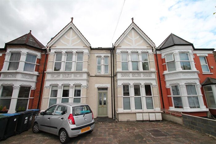 1 Bedroom Flat To Rent In Palmerston Crescent, Palmers Green, N13