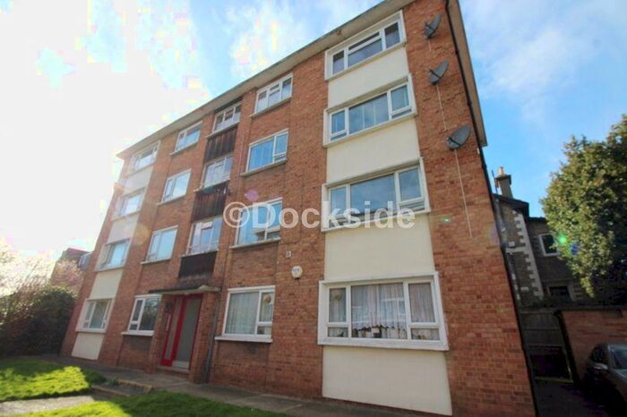 2 Bedroom Flat To Rent In Hillside, Rochester, ME2