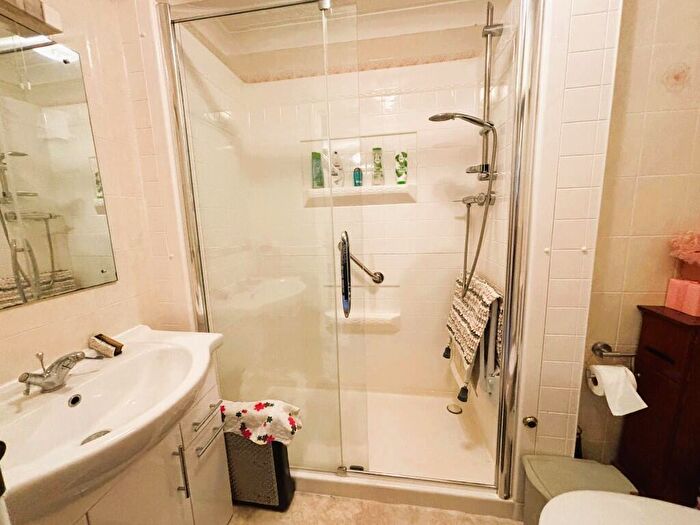 2 Bedroom Flat For Sale In De Moulham Road, Swanage, Dorset, BH19