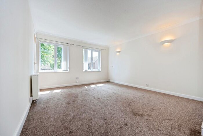 1 Bedroom Apartment For Sale In Lime Walk (Priory Park), Dunstable, LU5