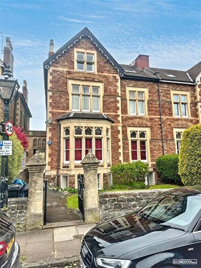 2 Bedroom Flat To Rent In Hurle Crescent Garden, Bristol, BS8