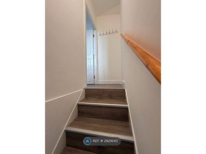 Studio To Rent In Croydon Road, Beckenham, BR3