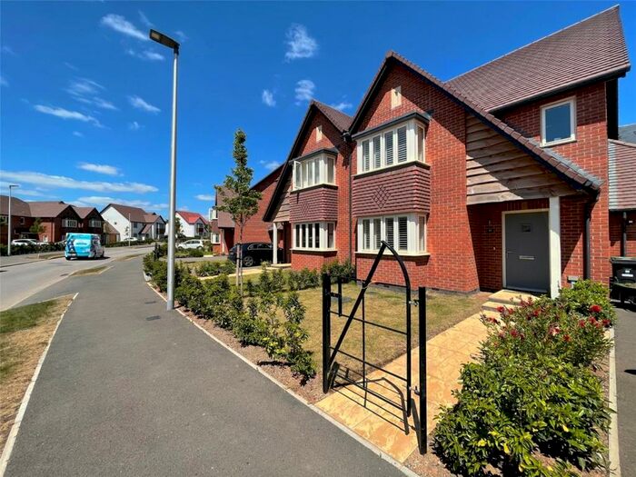 4 Bedroom Semi-Detached House To Rent In Lipscomb Avenue, Exmouth, EX8