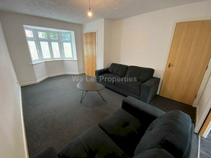 4 Bedroom House To Rent In Stretford Road, Hulme, M15