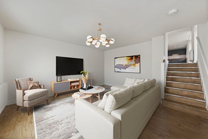 3 Bedroom Property For Sale In Tilling Close, Ambergate, Belper, DE56