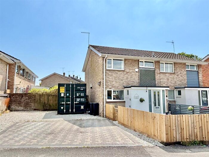 3 Bedroom Semi-Detached House For Sale In Redwood Road, Upton, Poole, BH16