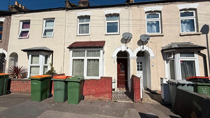 2 Bedroom Terraced House To Rent In Esk Road, Plaistow London, E13