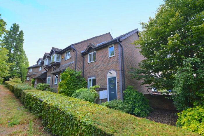 3 Bedroom End Of Terrace House To Rent In Dock Hill Avenue, London, SE16