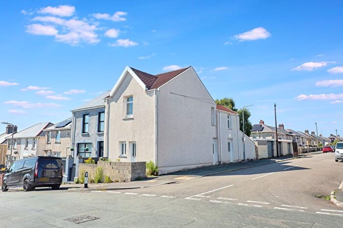 3 Bedroom Flat For Sale In Flats -, Brynhyfryd Road, Briton Ferry, Neath, West Glamorgan, SA11