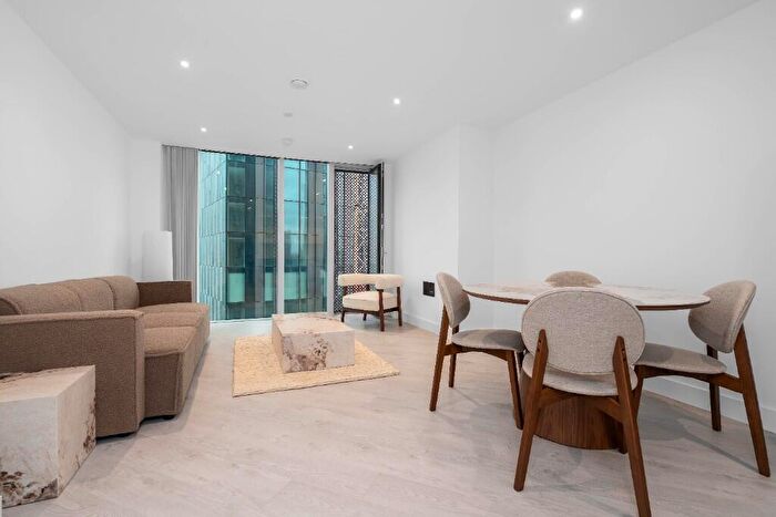 1 Bedroom Apartment To Rent In Trinity Way, Manchester, Greater Manchester, M3