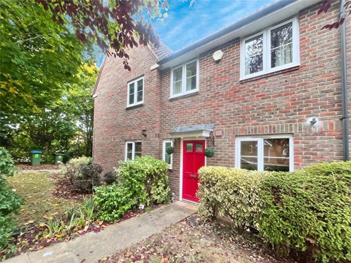 3 Bedroom Terraced House For Sale In Hawthorn Park, Swanley, Kent, BR8