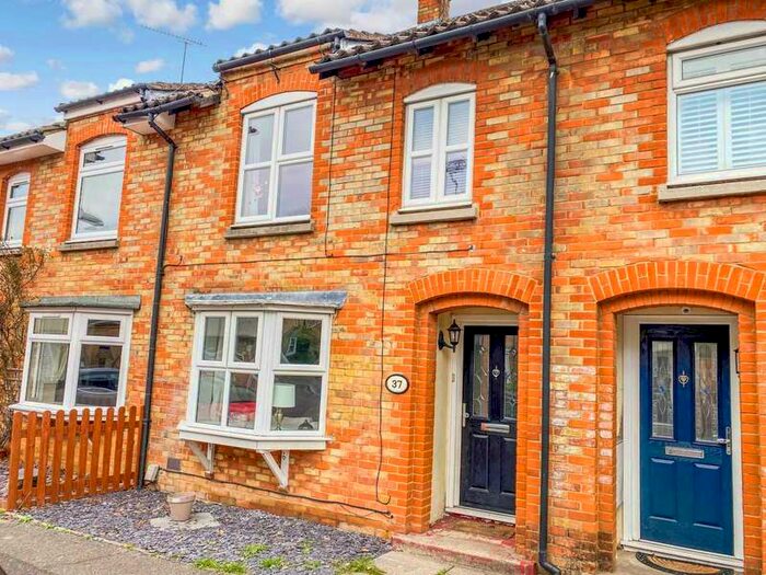 3 Bedroom Terraced House To Rent In New Waverley Road, Noak Bridge, SS15