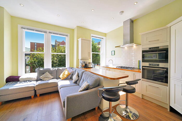 2 Bedroom Flat For Sale In Streatley Road, London, NW6