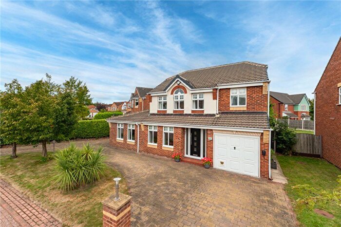 4 Bedroom Detached House For Sale In Hawksley Court, Morley, Leeds, West Yorkshire, LS27