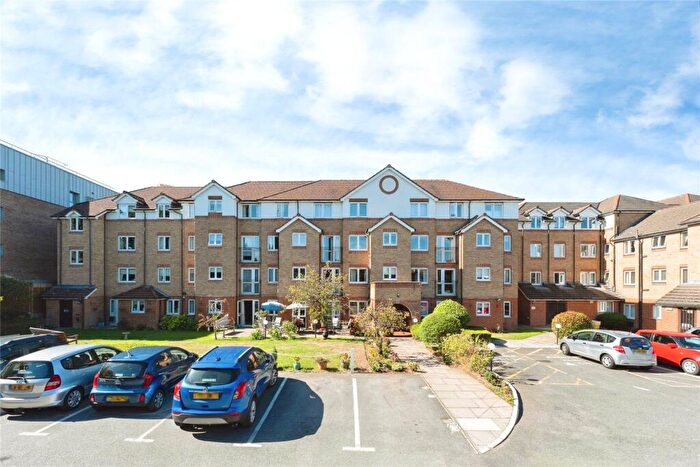 2 Bedroom Apartment For Sale In Marlborough Court (Wallington), Wallington, SM6