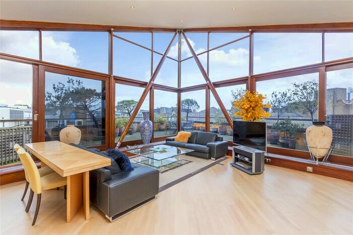 3 Bedroom Flat To Rent In Triangle Court, Three Oak Lane, Shad Thames, London, SE1