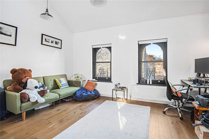 1 Bedroom Flat To Rent In Vauxhall Grove, London, SW8