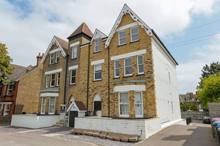 2 Bedroom Flat To Rent In South Eastern Road, Ramsgate, Kent, CT11