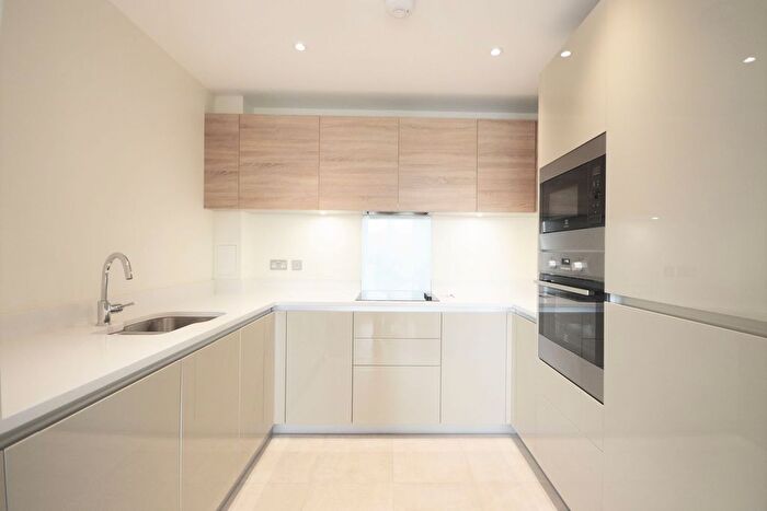 1 Bedroom Flat To Rent In Rosenburg Road, London, W3