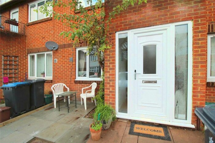 1 Bedroom Flat To Rent In Glenbuck Road, Surbiton, KT6